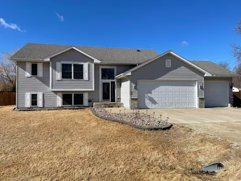 239 Pleasant St, Dexter, MN 55926