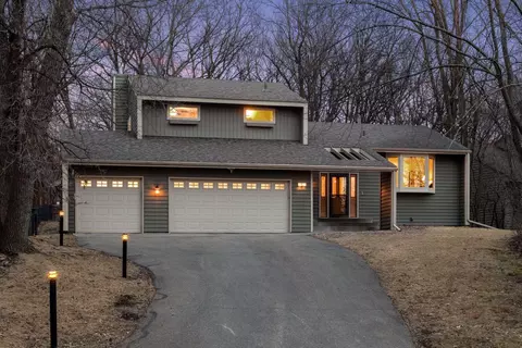 6923 Woodland Dr, Eden Prairie, MN 55346