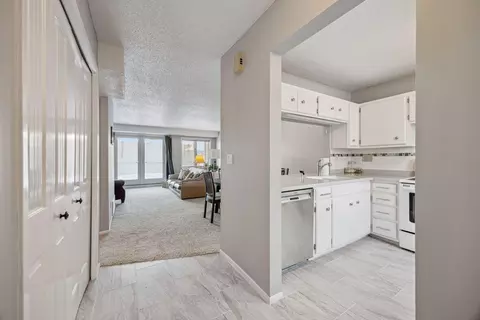 5201 Hiawatha Ln #1, Minneapolis, MN 55417