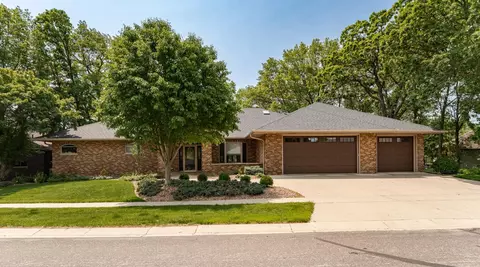 2006 Glendale Hills Dr NE, Rochester, MN 55906