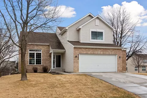 9200 Peony Ln N, Maple Grove, MN 55311