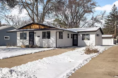 922 6th St W, Hastings, MN 55033