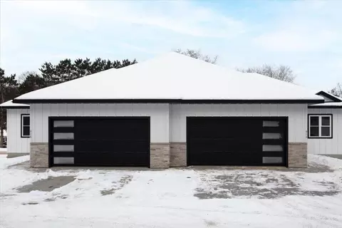 912 17th St SE, Menomonie, WI 54751