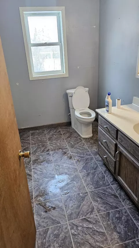 527 E Riverside Ave, Warren, MN 56762 photo 19