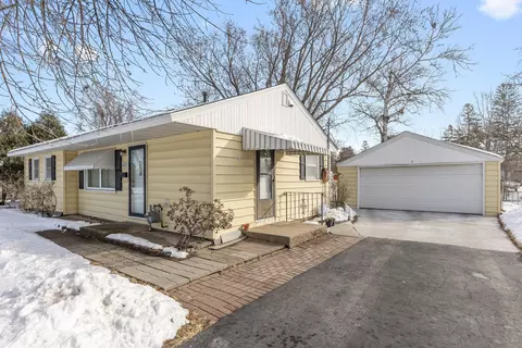8315 Elliot Ave S, Bloomington, MN 55420