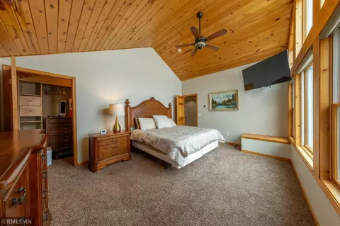 Bedroom - 3187 Viewpoint Rd, Isle, MN 56342 photo 5 of 18