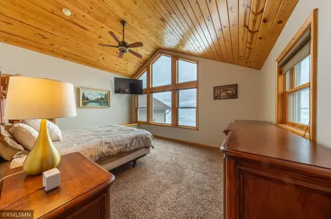 Bedroom - 3187 Viewpoint Rd, Isle, MN 56342 photo 6 of 18