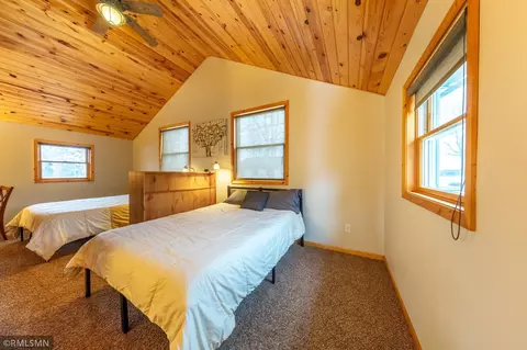 Bedroom - 3187 Viewpoint Rd, Isle, MN 56342 photo 7 of 18