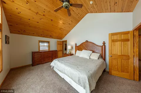 Bedroom - 3187 Viewpoint Rd, Isle, MN 56342 photo 4 of 18