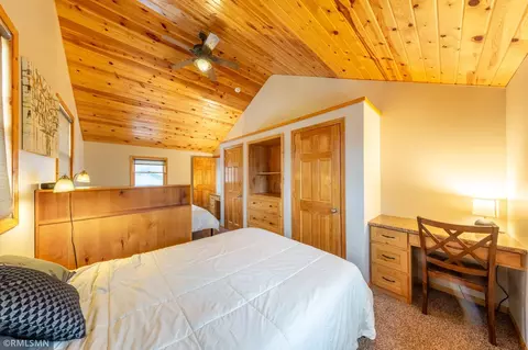 Bedroom - 3187 Viewpoint Rd, Isle, MN 56342 photo 9 of 18
