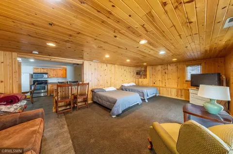 Bedroom - 3187 Viewpoint Rd, Isle, MN 56342 photo 15 of 18
