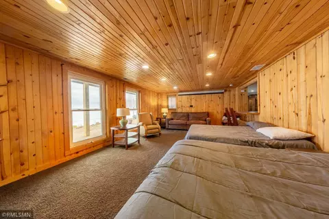 Bedroom - 3187 Viewpoint Rd, Isle, MN 56342 photo 13 of 18
