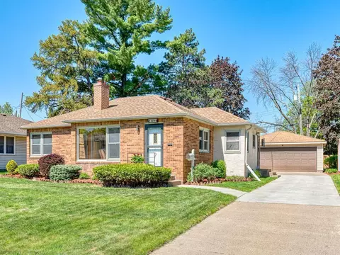329 Park Ln, South Saint Paul, MN 55075