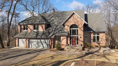2621 Abbey Hill Dr, Minnetonka, MN 55305