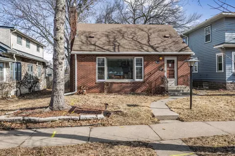 1140 Lane Pl, Saint Paul, MN 55106