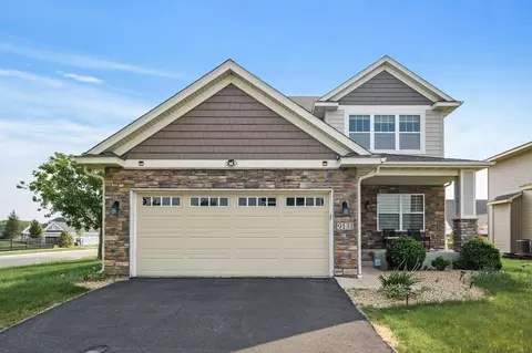 9131 River Rock Dr N, Chanhassen, MN 55317