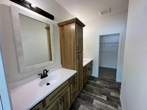 Bath - 815 NW 8th Ave NW, Perham, MN 56573 photo 1 of 4