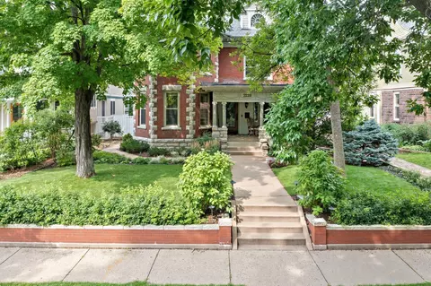 2120 Girard Ave S, Minneapolis, MN 55405