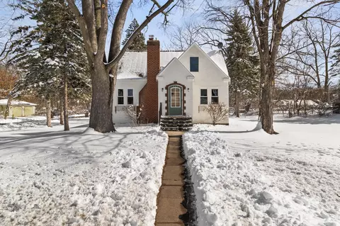 840 Mahtomedi Ave, White Bear Lake, MN 55115