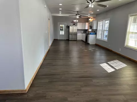 Living - 709 4th Ave, Windom, MN 56101 photo 4 of 5