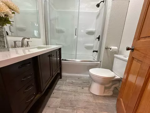 Bath - 709 4th Ave, Windom, MN 56101 photo 1 of 1