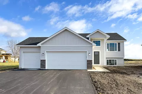 902 Brandenburg Ln, Waverly, MN 55390