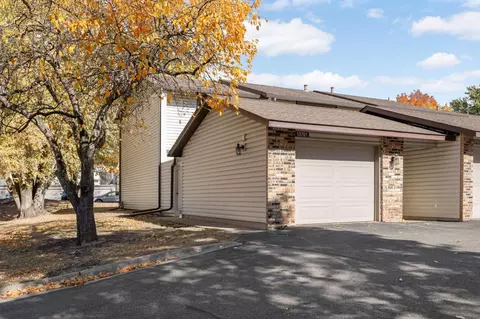 13701 Heather Hills Dr, Burnsville, MN 55337