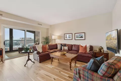 1235 Yale Pl #803, Minneapolis, MN 55403