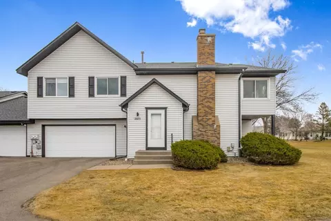 3571 Gershwin Pl N, Oakdale, MN 55128