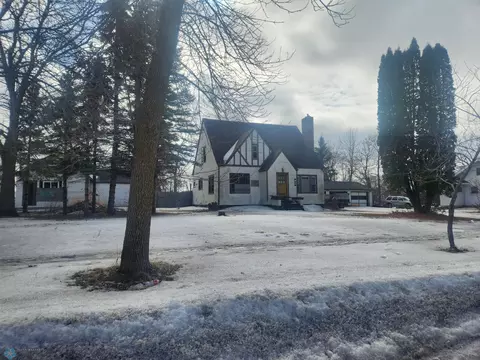 316 W Monroe Ave, Mahnomen, MN 56557
