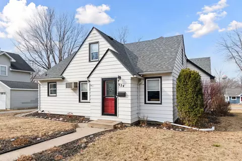 324 S Olive St, Waconia, MN 55387