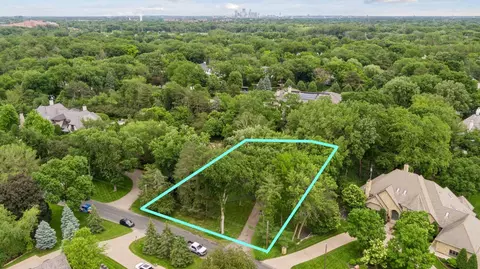 4909 Rolling Green Pkwy, Edina, MN 55436
