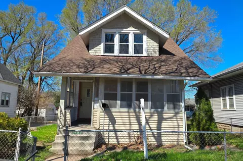 1187 Forest St, Saint Paul, MN 55106