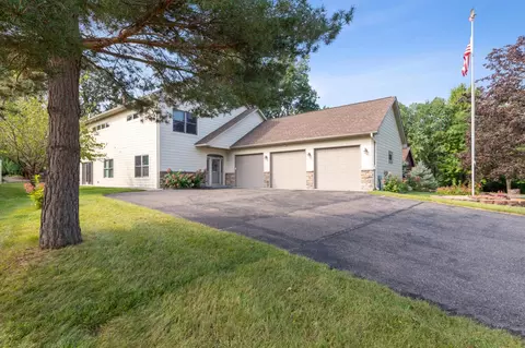 1946 77th St W, Inver Grove Heights, MN 55077