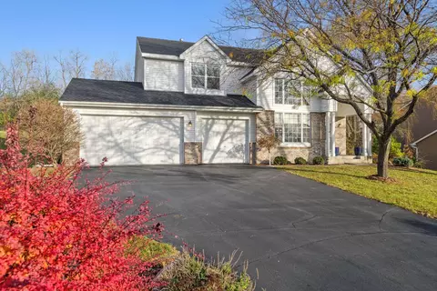 2058 Highgate Cir, Chanhassen, MN 55317