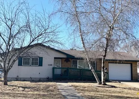 1349 Allen Ave, West Saint Paul, MN 55118