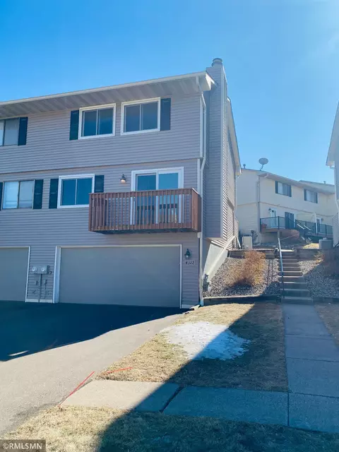 4322 Chatsworth St N, Shoreview, MN 55126