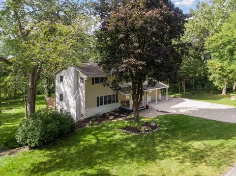 6902 Canterbury Ln, Eden Prairie, MN 55346