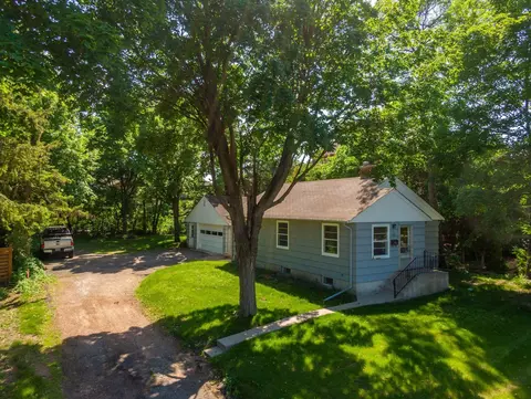 720 Wayzata Blvd E, Wayzata, MN 55391