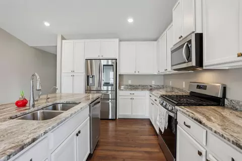 Kitchen - 7295 Parson Ct NE, Otsego, MN 55330 photo 3 of 3