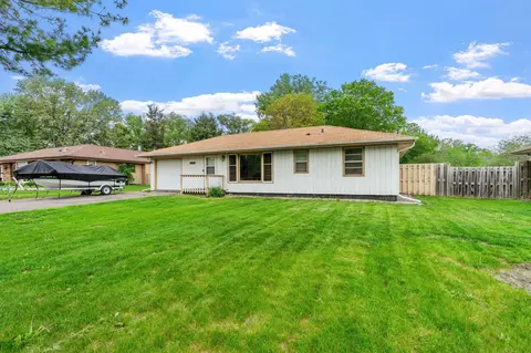 635 Hiawatha Ave, Vadnais Heights, MN 55127