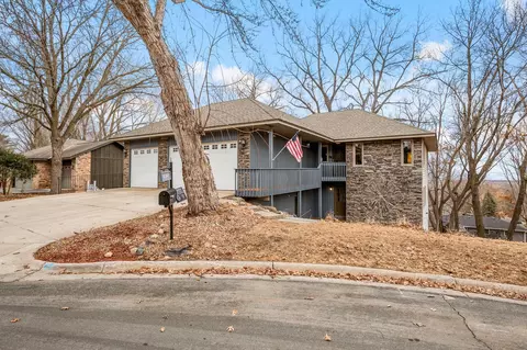 15121 Oakland Ave, Burnsville, MN 55306