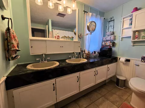 Bath - 5751 16th Ave SE, Saint Cloud, MN 56304 photo 1 of 4