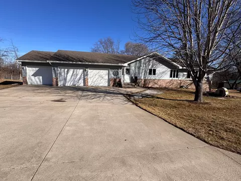 800 State St N, Eden Valley, MN 55329