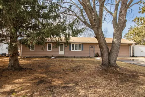 11 Pinto Ln SE, Isanti, MN 55040