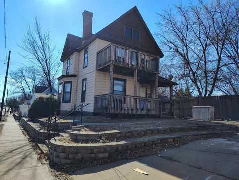 709 Hamline Ave N, Saint Paul, MN 55104