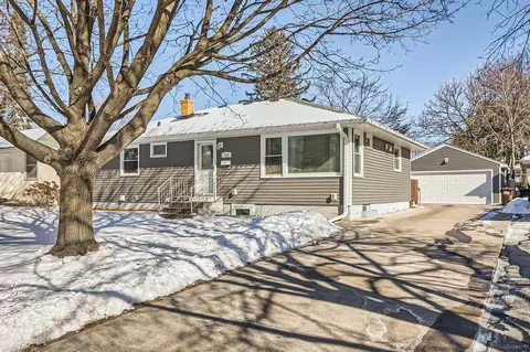 752 24th Ave N, South Saint Paul, MN 55075