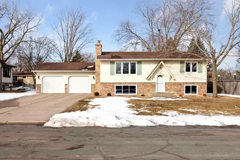 4249 Desoto St, Vadnais Heights, MN 55127