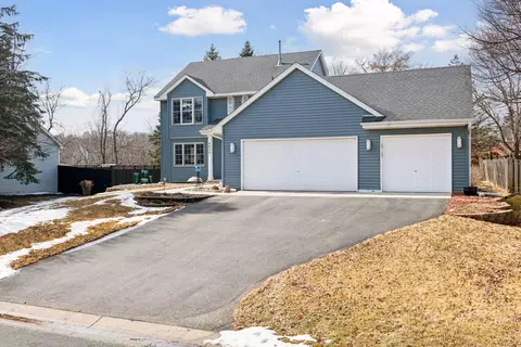 8630 Stanley Trl, Eden Prairie, MN 55347