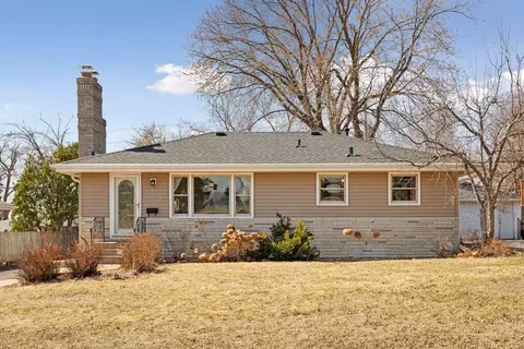 1709 Independence Ave N, Golden Valley, MN 55427